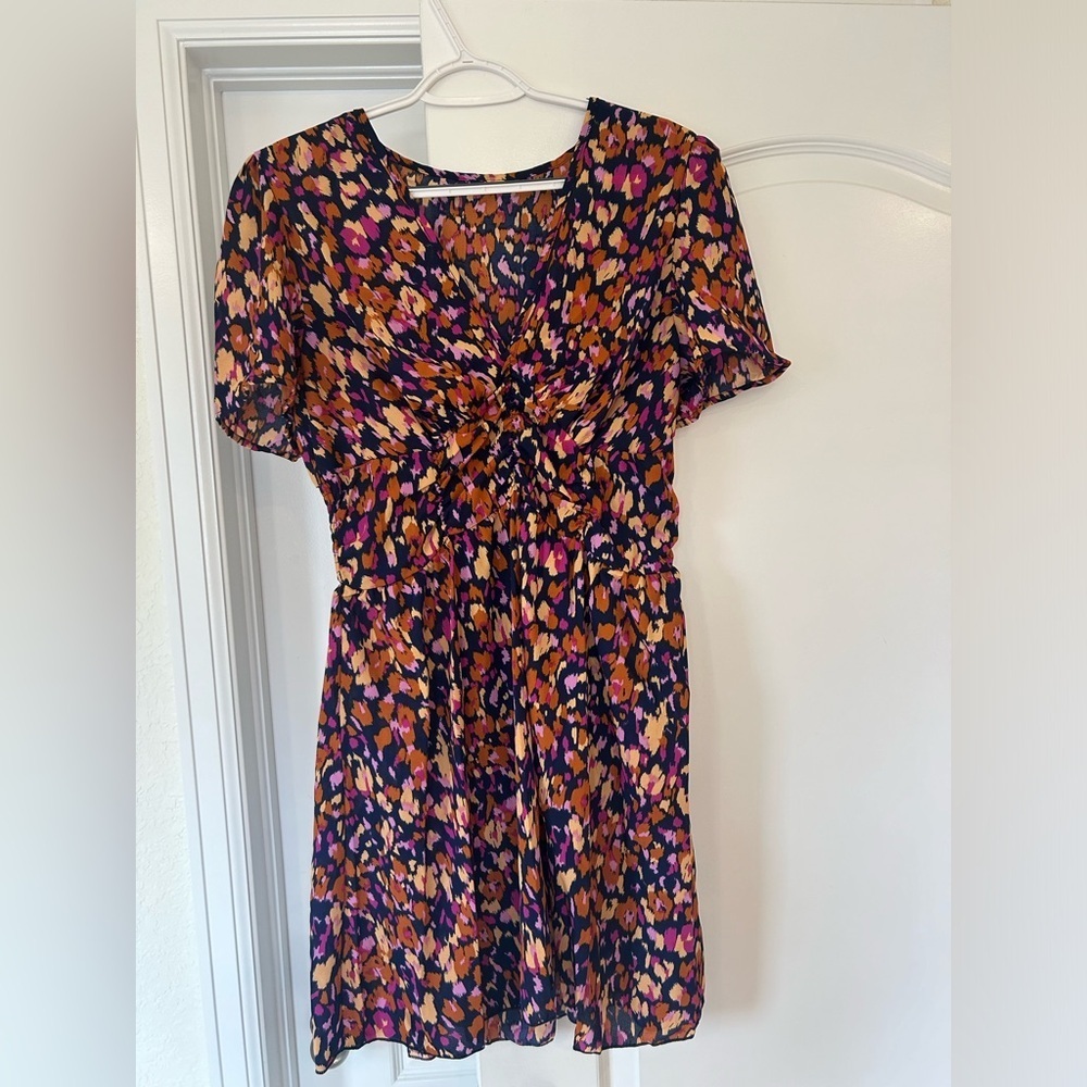 NWOT Floral Print V-neck Dress - Picture 3 of 10